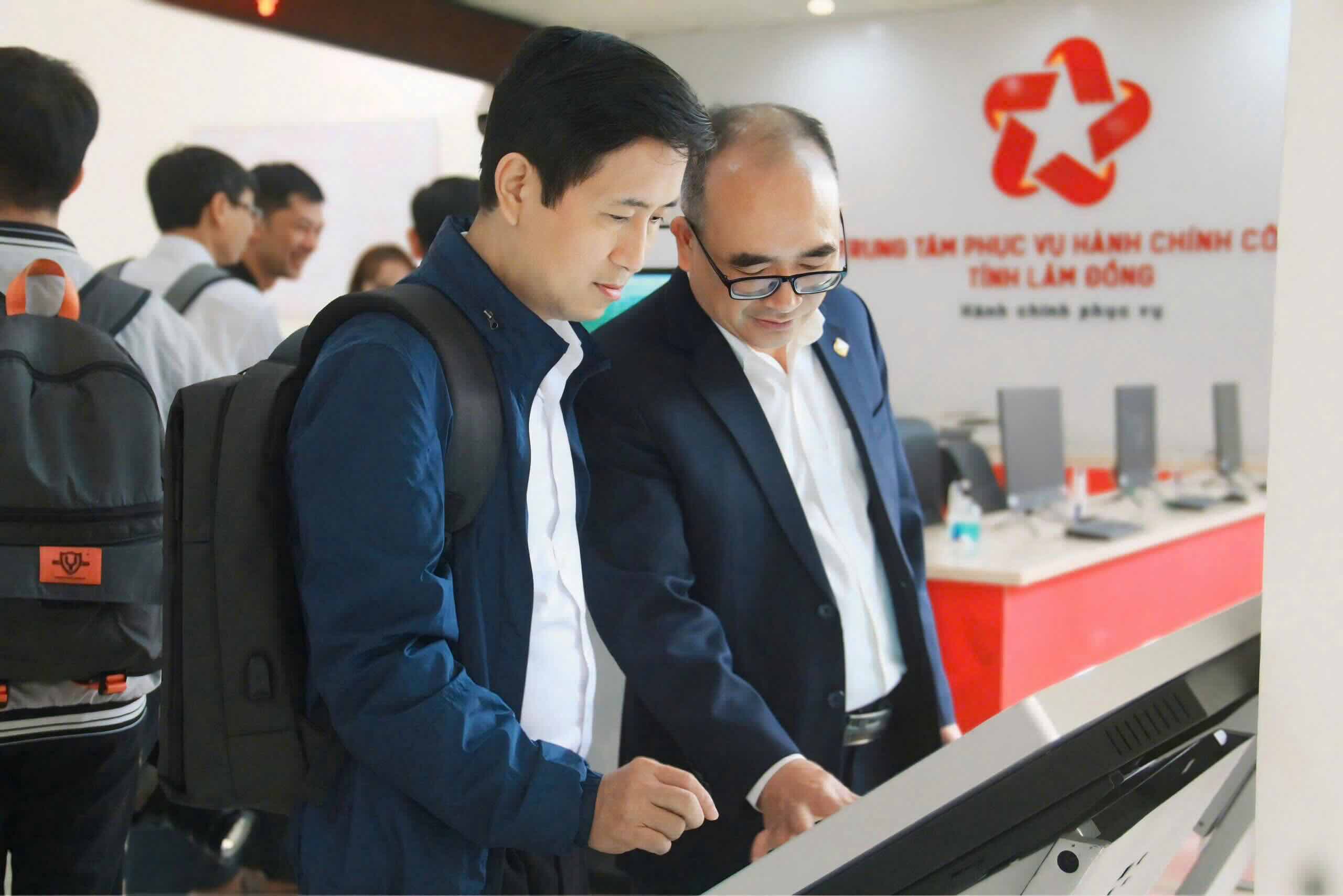 Hasta el 99% de los hogares tienen cable de fibra optica y casi el 91% utilizan smartphones en Lam Dong