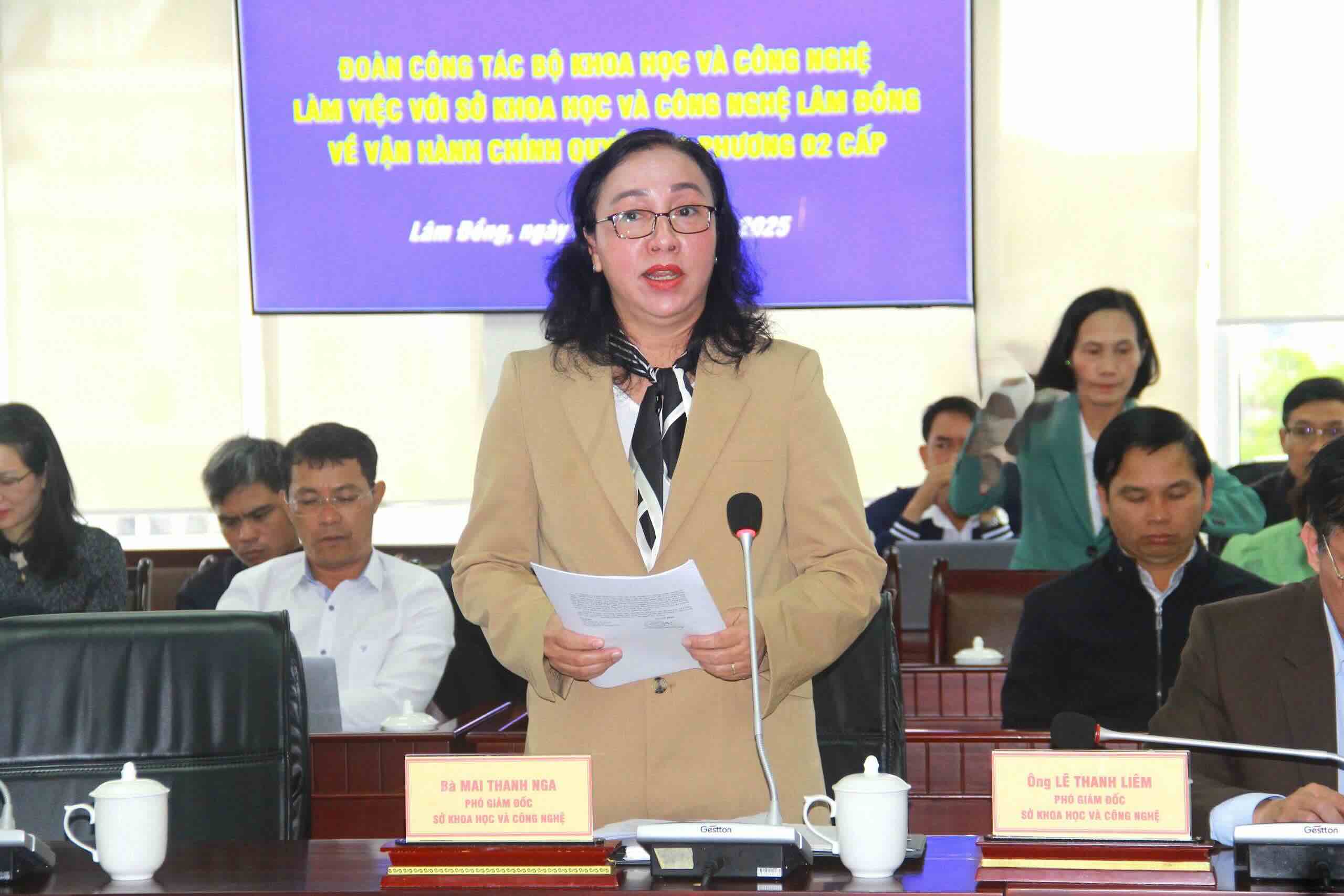 Ba Tran Bich Ngoc - Pho Cuc truong Cuc An toan buc xa va hat nhan (Bo KHCN) phat bieu tai buoi lam viec. Anh: Bo KHCN