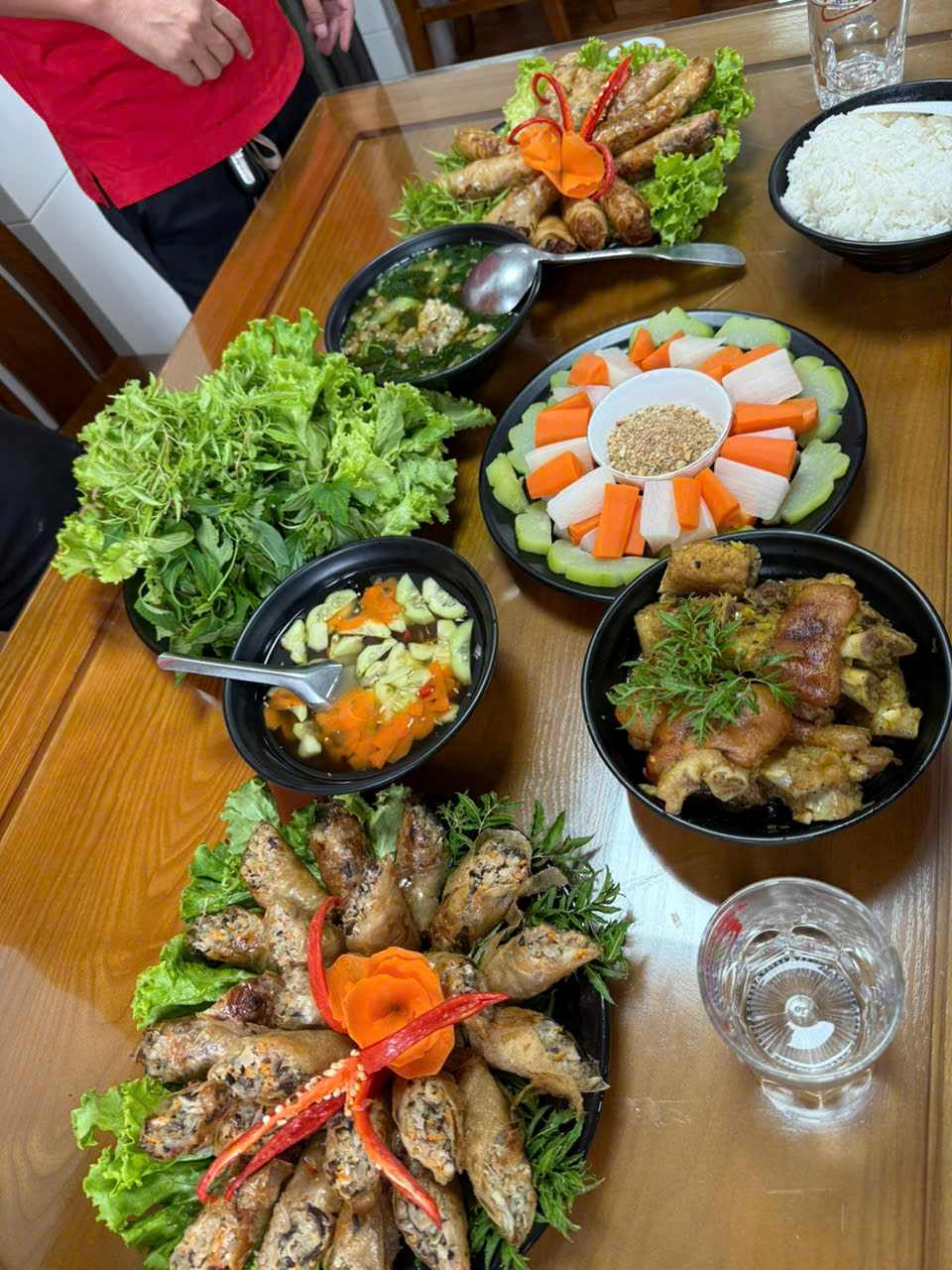 Can canh bua com cong doan cua nguoi lao dong. Ảnh: Minh Hoa