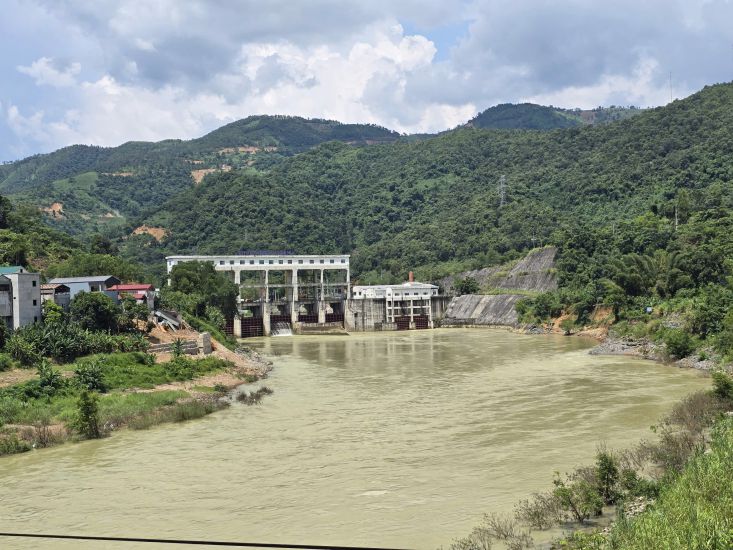 The riverbank of Bao Lam 1 hydropower plant is eroding. Photo: Tan Van