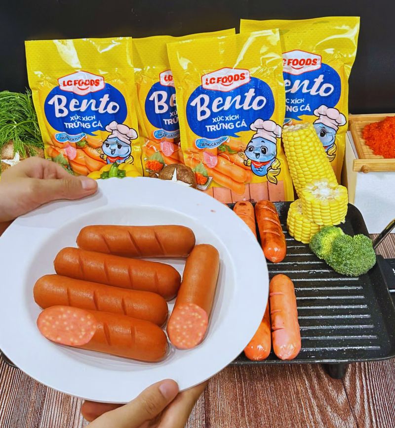 Xuc xich trung ca Bento la san pham moi cua LC Foods, huong den su can bang giua dinh duong va tien loi trong bua an hang ngay. Anh: LC Foods 