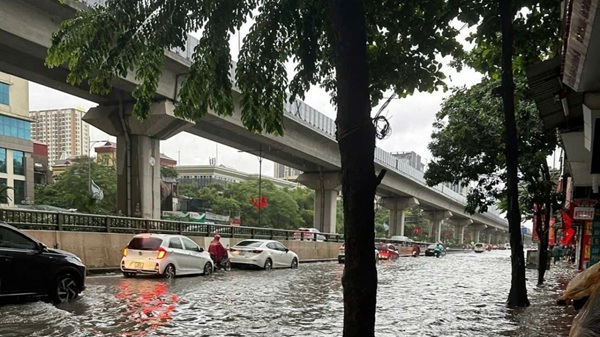 After the heavy rain in the early morning of August 26, Hanoi activated all pumping stations. Photo: Trong Phu