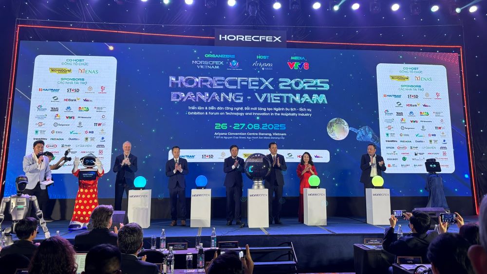 Da Nang inaugura la Conferencia Internacional HORECFEX Vietnam 2025 con el tema 'Manteniendo el futuro de la industria hotelera'. Foto: Tran Thi