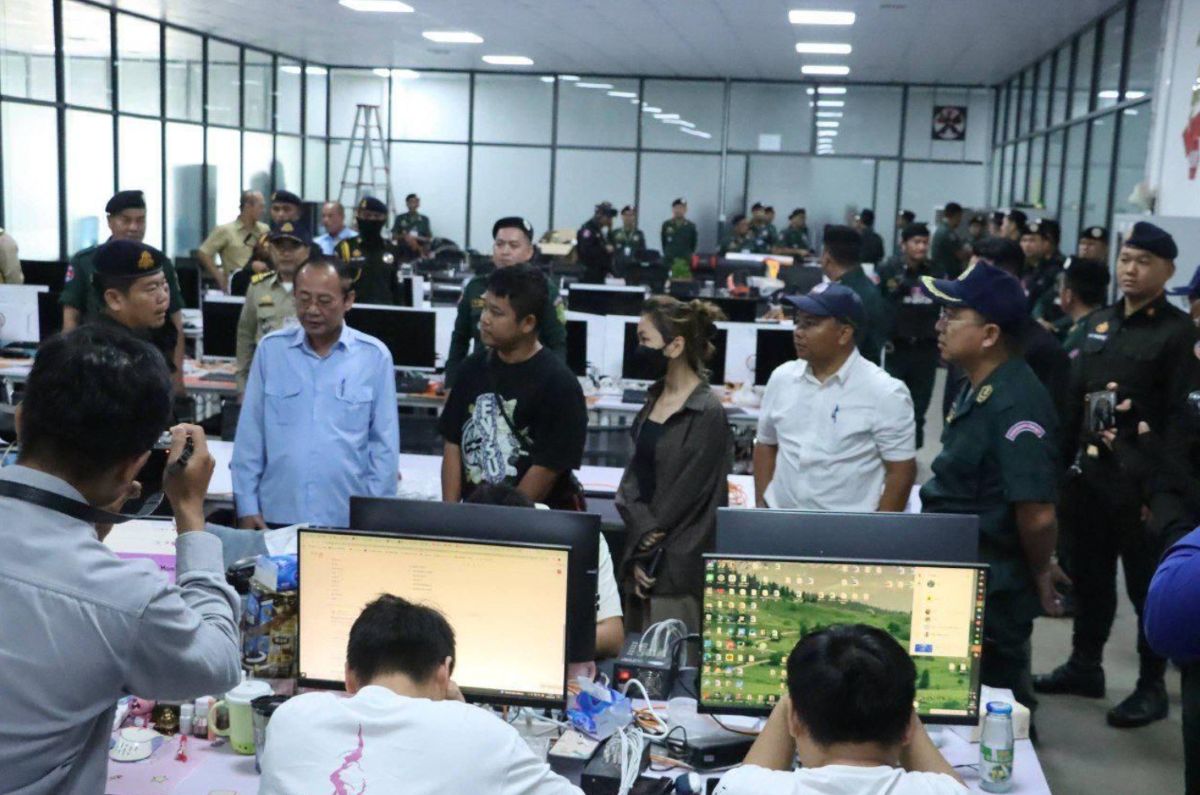 Canh sat truy quet mot trung tam lua dao o Campuchia, thang 7.2025. Anh: Canh sat Campuchia/Khmer Times