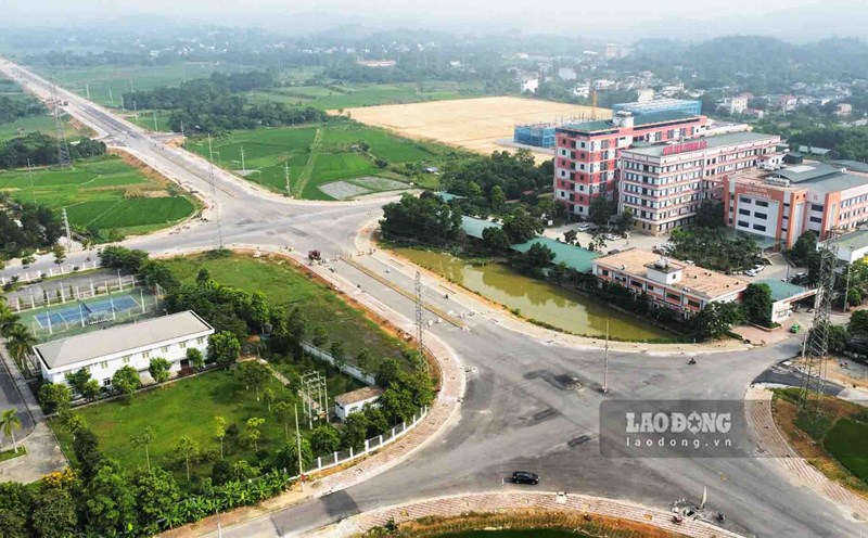 Tuyen Quang province is allocating land funds in residential area and urban area projects to build social housing. Photo: Nguyen Tung.