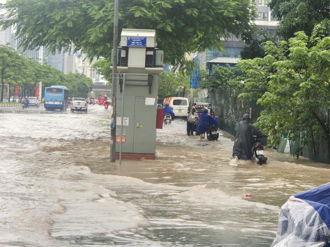 Nhieu nguoi phai dat xe