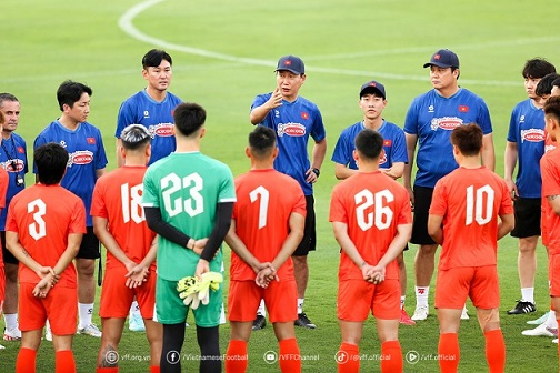 The Vietnam team in this training session will prioritize experimentation, with the desire to find new factors. Photo: VFF