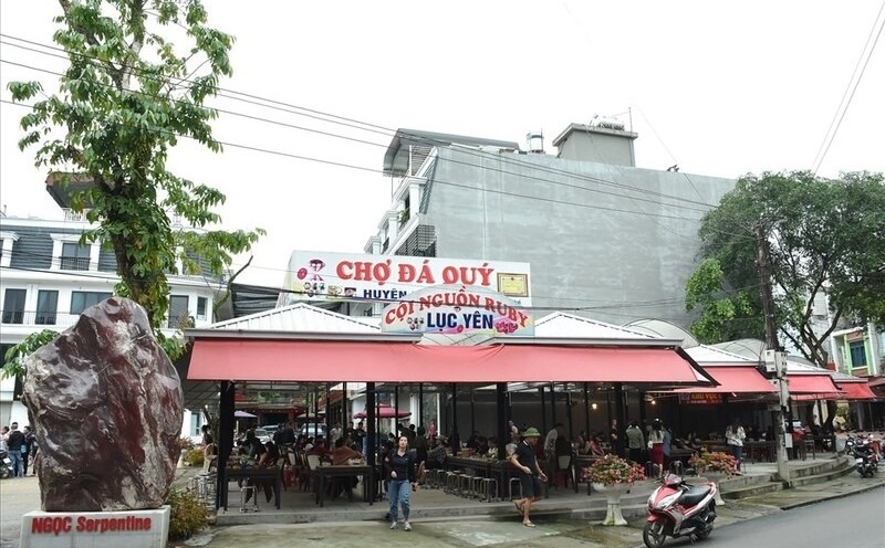 Lao Cai put up for auction 14 plots of land in the "gewel capital". Photo: Van Duc