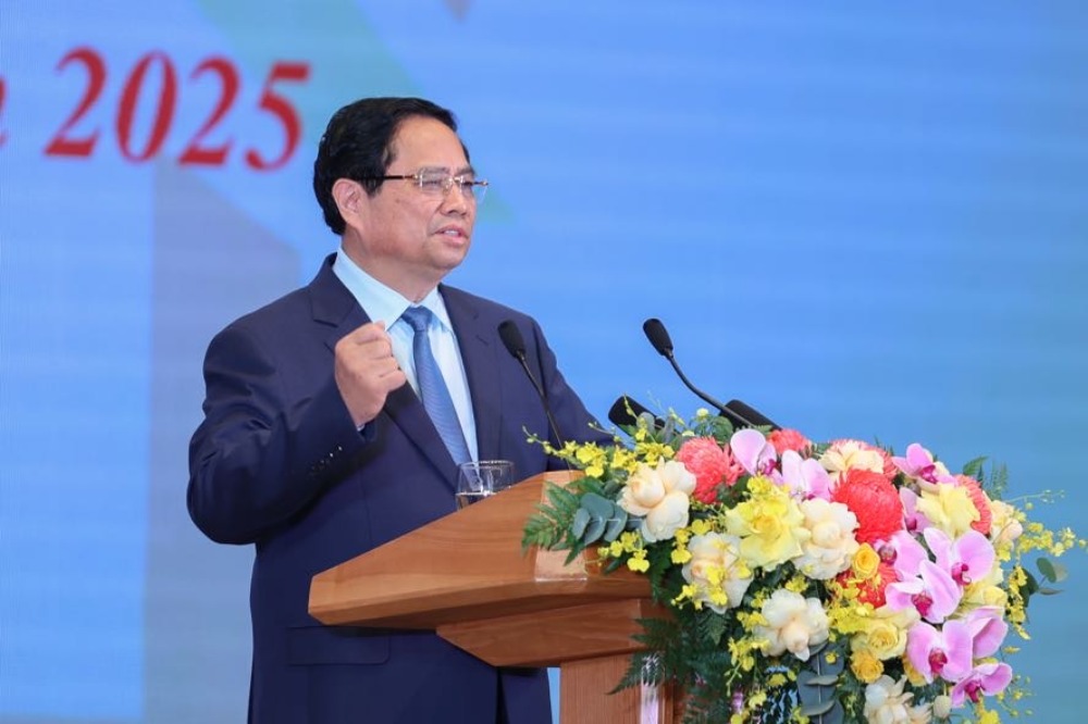 Prime Minister Pham Minh Chinh emphasized that the elimination of temporary and dilapidated houses nationwide is a miracle in the country's sustainable poverty reduction. Photo: Pham Dong