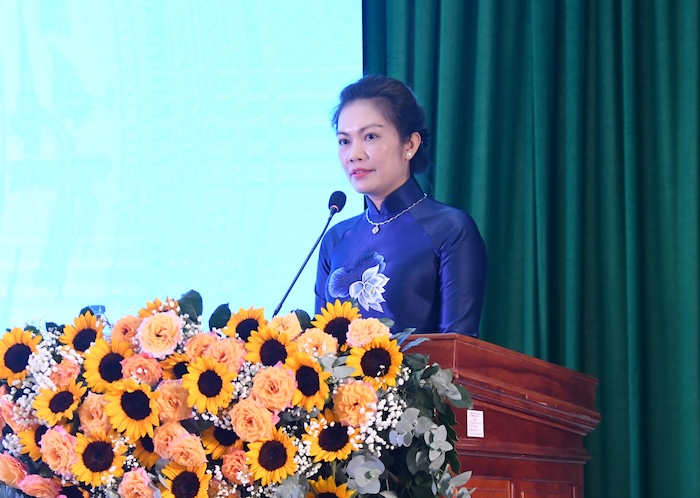 Ba Nguyen Thi Uyen Trang - Giam doc So VHTTDL tinh Dong Thap on lai truyen thong nganh Van hoa. Anh: Cong thong tin dien tu Dong Thap. 