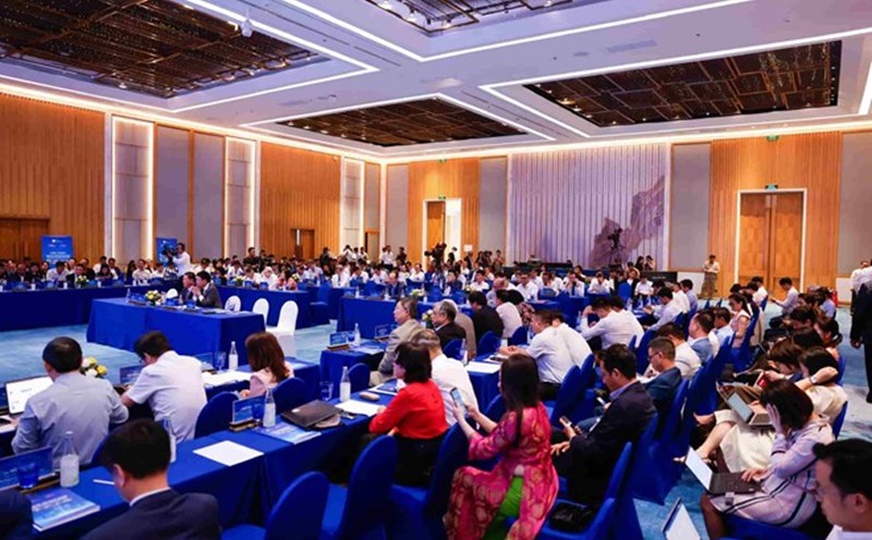 Khanh Hoa provincial leaders pledged to accept enthusiastic opinions to convert them into practical policies. Photo: Huu Long