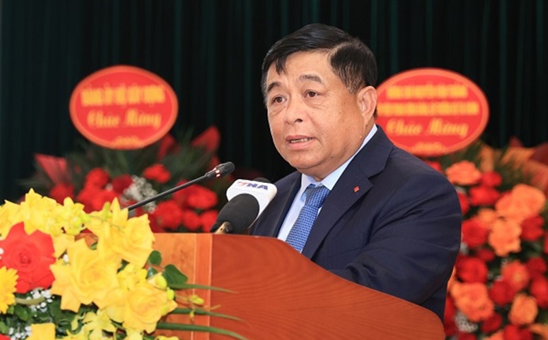 Deputy Prime Minister Nguyen Chi Dung spoke at the ceremony to celebrate the 80th anniversary of the transportation industry tradition. Photo: Ta Hai