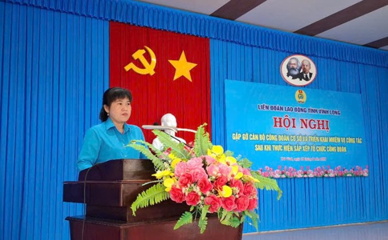 Ms. Vo Thi Thu Oanh - Vice President of Tra Vinh Provincial Federation of Labor - spoke at the conference. Photo: Vinh Long Provincial Federation of Labor