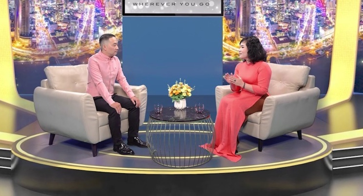 Experts discuss love affairs. Photo: BEE.