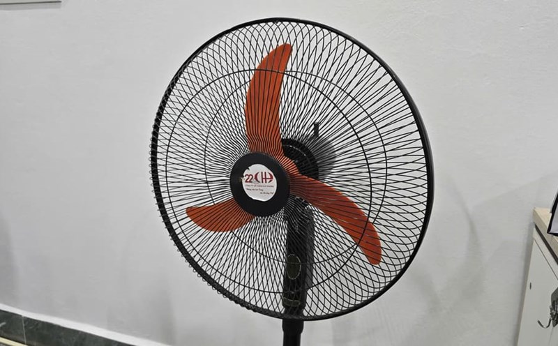 Mẹo làm sạch quạt điện trong 5 phút, không cần tháo lắp