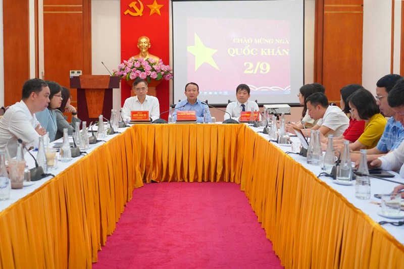 Quảng Ninh Chào Mừng Hội Thảo Phát Triển Nguồn Nhân Lực Công Nghiệp Công Nghệ Số 2025: Cơ Hội Vàng Cho Sự Phát Triển!