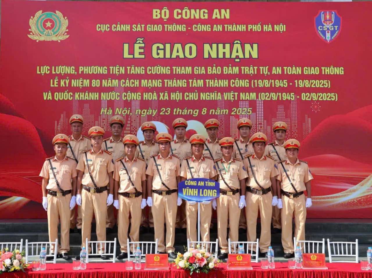 Anh: Le Phong