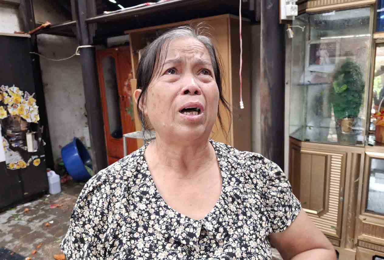 台風5号が彼女を地獄に陥れたとき、トアンさんは泣きました。写真:Tran Tuan.