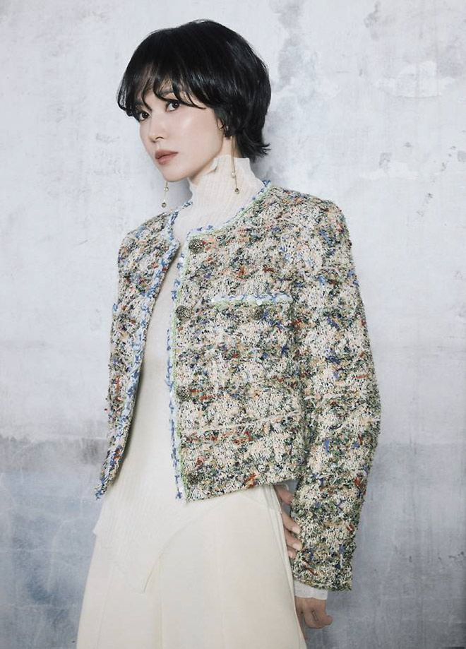 Song Hye Kyo khac la voi mai toc ngan. Anh: Chup tu Sports Chosun