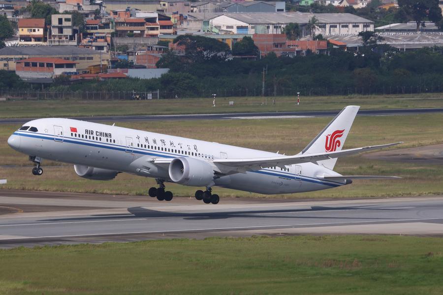 Un avion de la aerolinea Air China. Foto: Xinhua