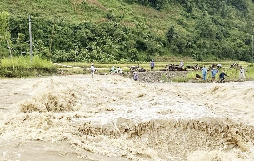 Heavy rain left 1 person missing, damaging many crops of people in Ngoc Chien commune. Photo: Provided by the people