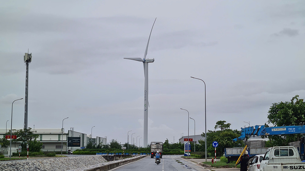 Using information energy, wind power, serving production and lighting at Deep C 2 Industrial Park, Hai Phong. Photo: Mai Chi
