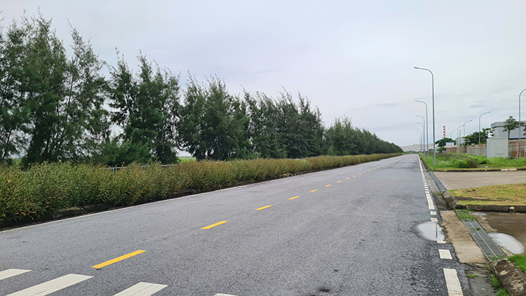200m duong trong KCN Deep C2, Hai Phong duoc lam tu mot phan rac thai nhua. Anh: Mai Chi