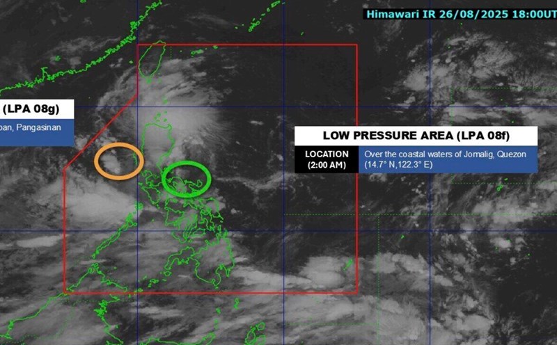The low pressure appeared in the East Sea on the morning of August 27 (yellow) and the low pressure near the East Sea (blue). Photo: PAGASA