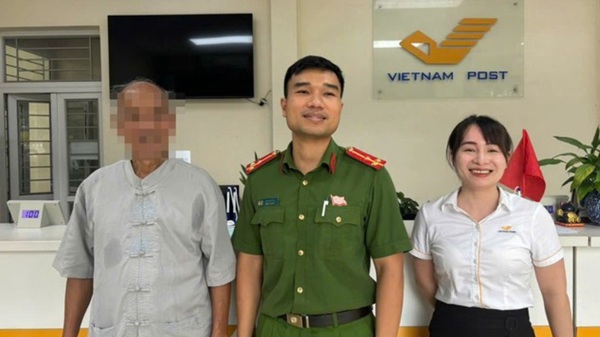 The commune police promptly prevented a half-billion-dong online scam. Photo: CAX Thanh Oai