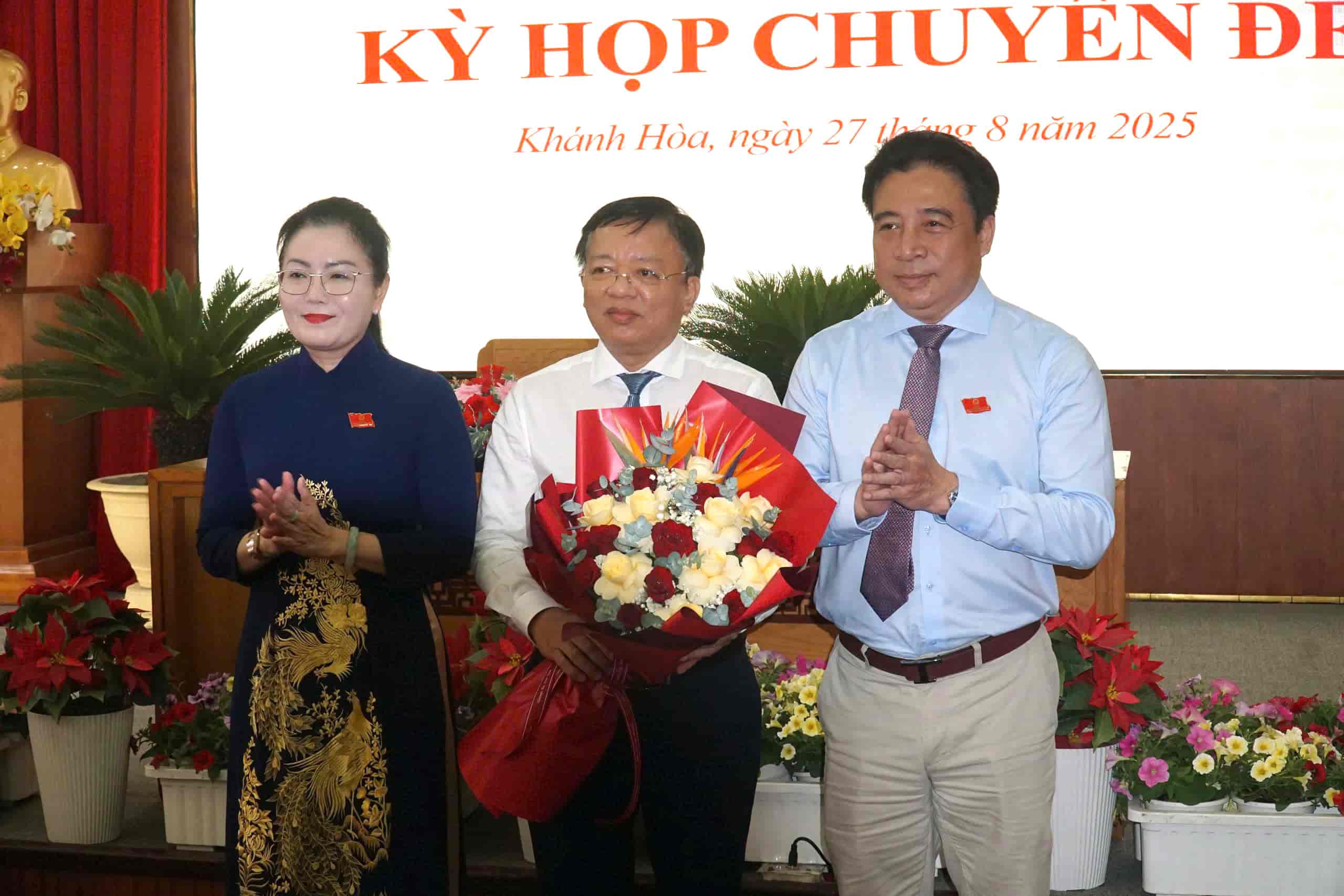 Mr. Le Huyen was elected Vice Chairman of Khanh Hoa Provincial People's Committee. Photo: The Quang