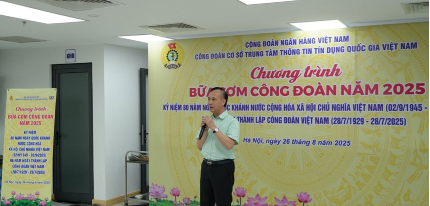 Ong Cao Van Binh - Bi thu Dang uy, Chu tich Hoi dong quan ly CIC gui loi chuc mung va dong vien toi toan the vien chuc, nguoi lao dong CIC.