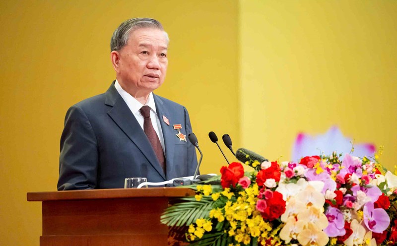 General Secretary To Lam spoke at the meeting of nearly 2,000 National Assembly deputies from different periods. Photo: Pham Thang.