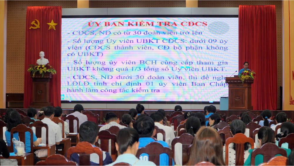 Cac dai bieu se hoc tap nhung noi dung cot loi, tu cong tac can bo, xay dung to chuc, phat trien doan vien, thanh lap Cong doan co so, cong tac tai chinh Cong doan. Anh: Nguyen Anh