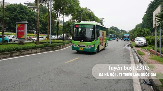 Increase 11 bus routes to the Vietnam Exhibition Center. Photo: Transerco