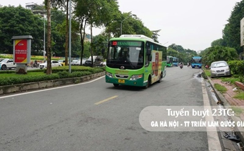 Increase 11 bus routes to the Vietnam Exhibition Center. Photo: Transerco