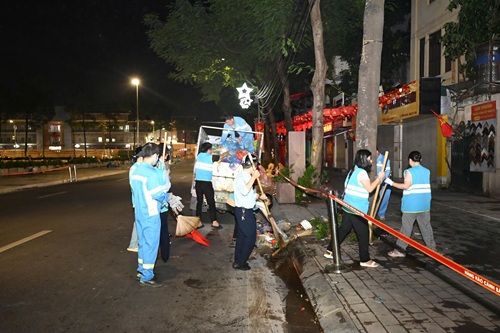 Hanoi strengthens environmental sanitation during major holidays. Photo: Dinh Hiep