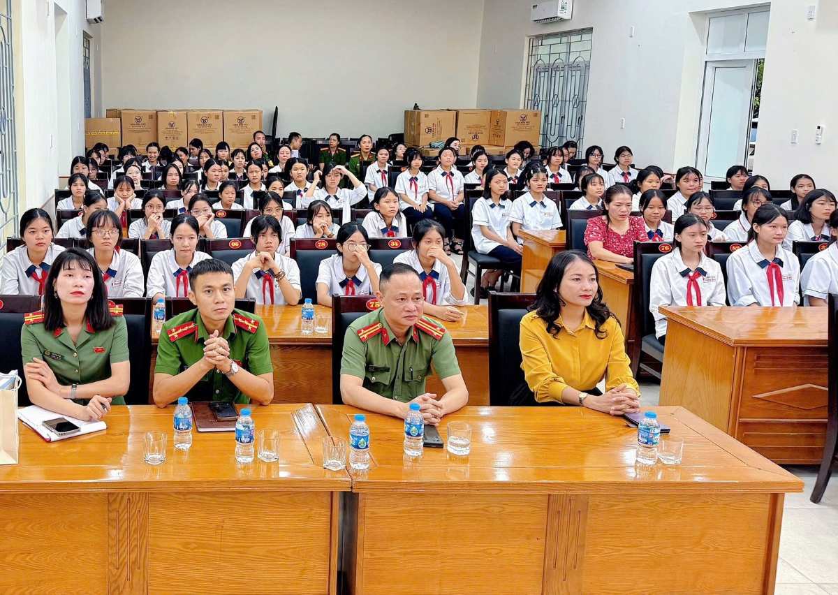 サイバー空間における詐欺防止啓発会議。写真:Hung Dao婦人連合会、ハイフォン市