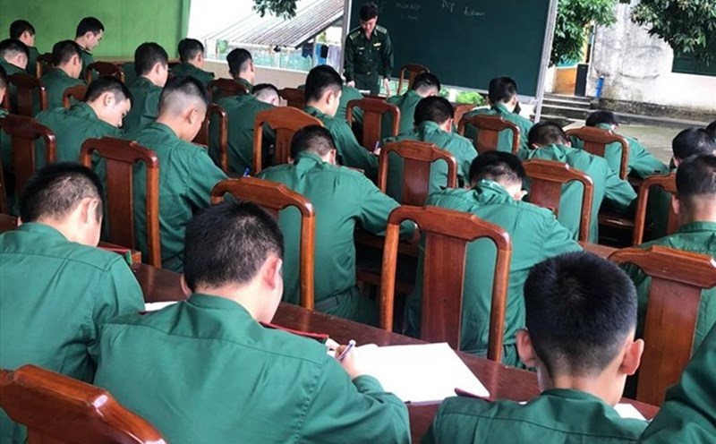 The Ministry of National Defense has issued Circular No. 90/2025/TT-BQP guiding the implementation of compulsory social insurance for soldiers. Photo: Luong Hanh