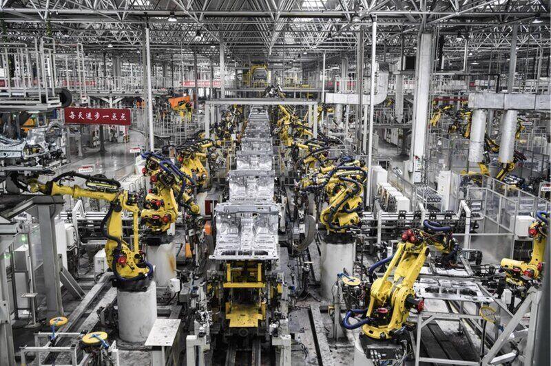 Una fabrica de ensamblaje de automoviles en China. Foto: Xinhua