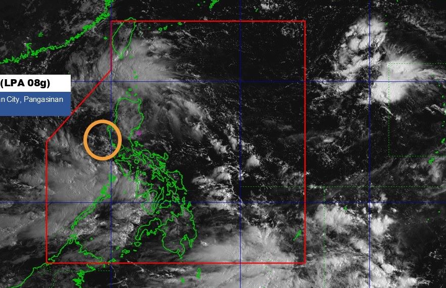 The tropical depression in the East Sea on August 27 is unlikely to strengthen into a storm in 24 hours. Photo: PAGASA