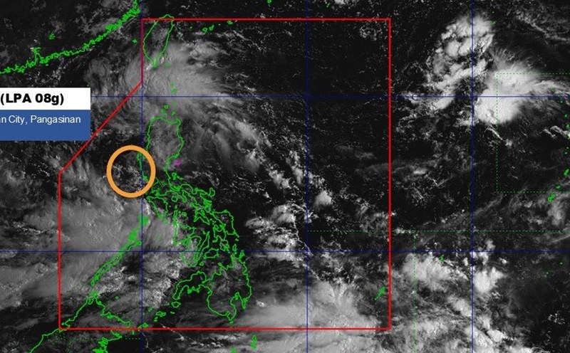The tropical depression in the East Sea on August 27 is unlikely to strengthen into a storm in 24 hours. Photo: PAGASA