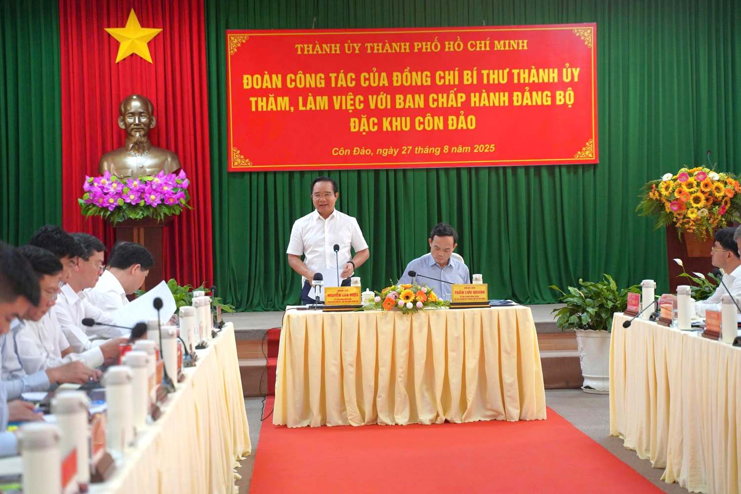 Chu tich UBND TPHCM Nguyen Van Duoc phat bieu tai buoi lam viec. Anh: Khanh Nam