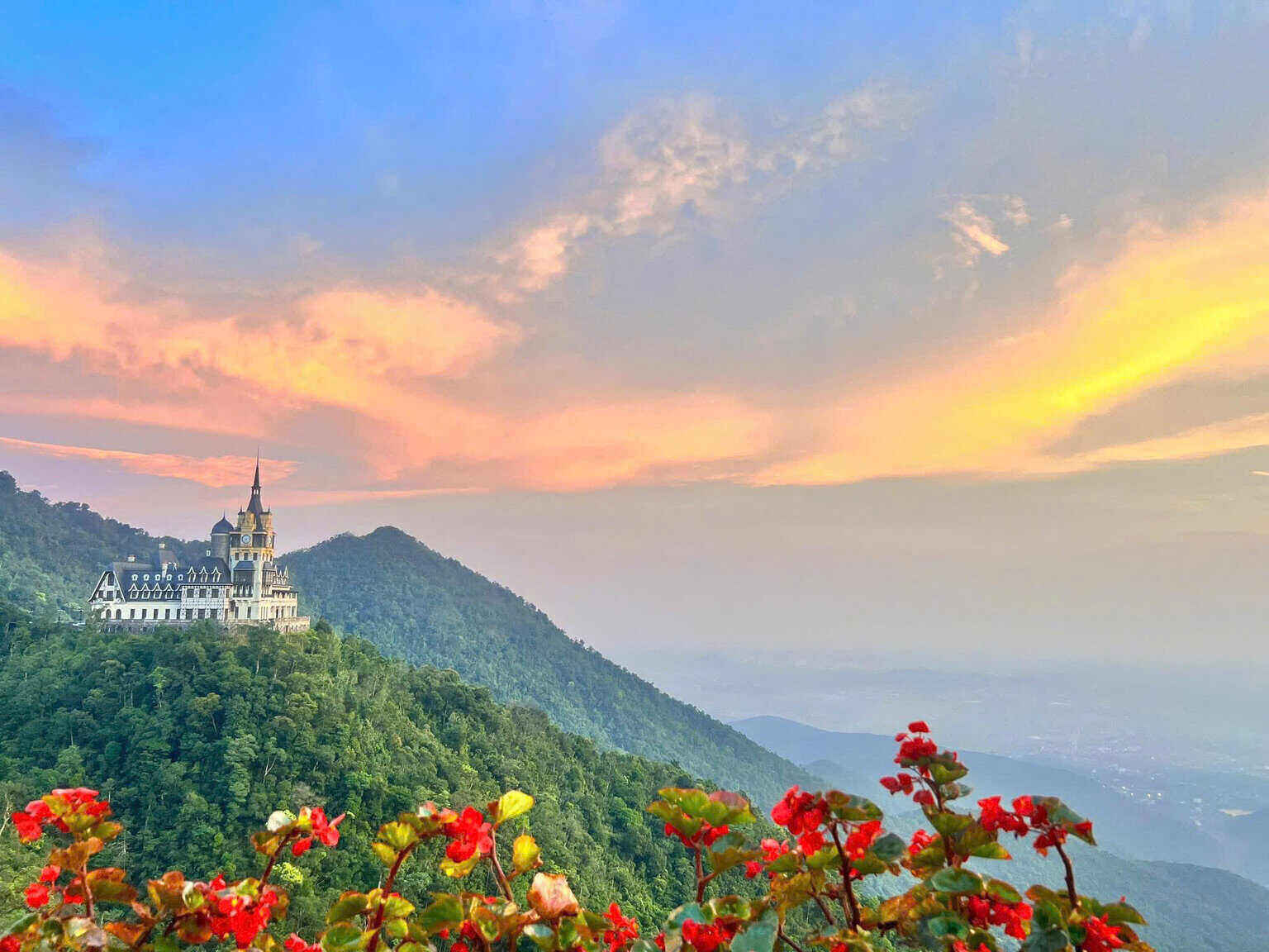 Mot goc Tam Dao trong chieu hoang hon. Anh: Fanpage Venus Hotel Tam Dao by Amazingo