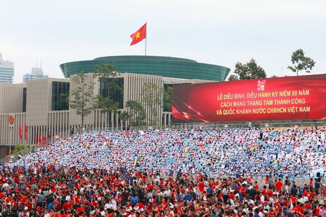 Mirando hacia atras a los hermosos momentos del dia de la inauguracion del desfile militar A80
