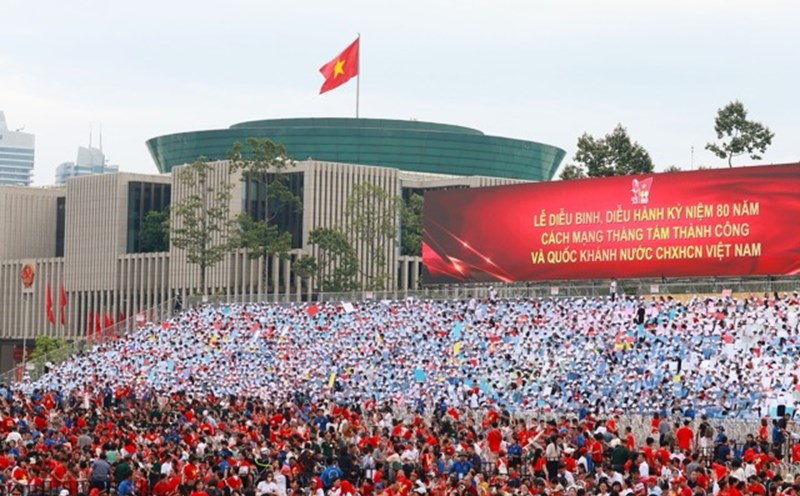 Looking back at beautiful moments on the day of the A80 parade preliminary review