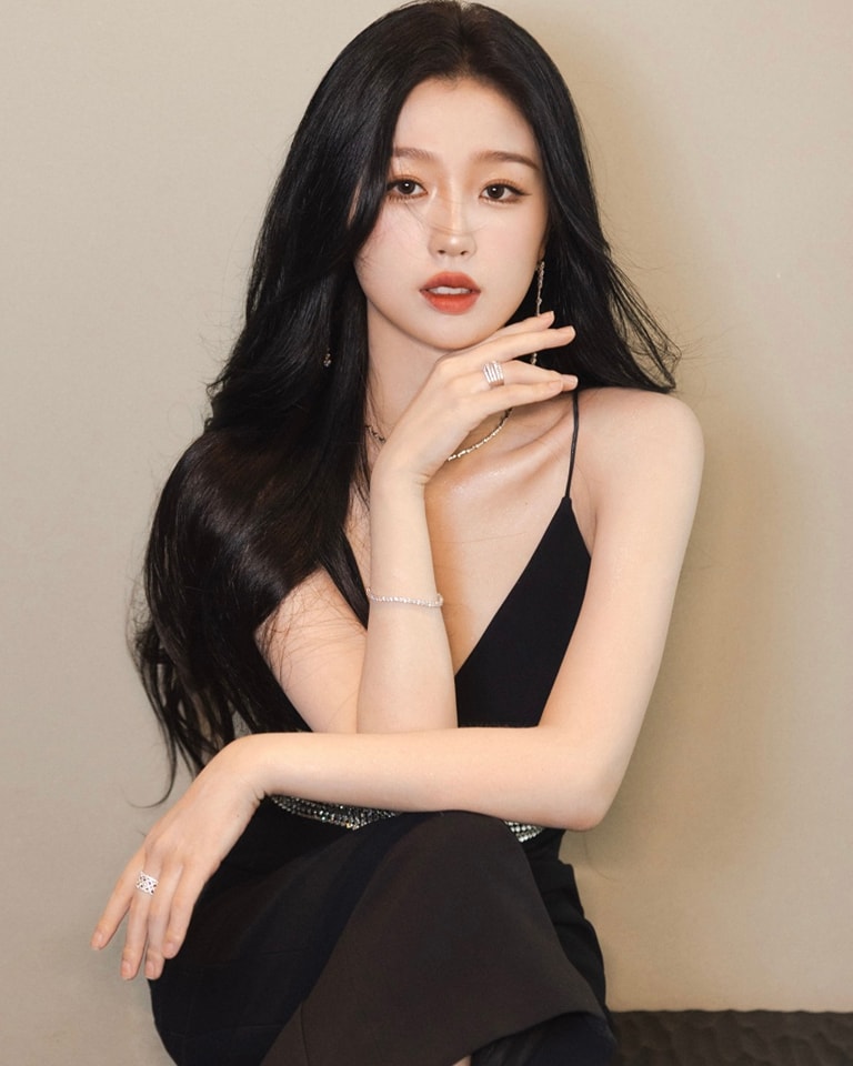 Ngu Thu Han duoc biet den la tieu thu gia dinh giau co, duoc yeu chieu tu be. Anh: Nha san xuat