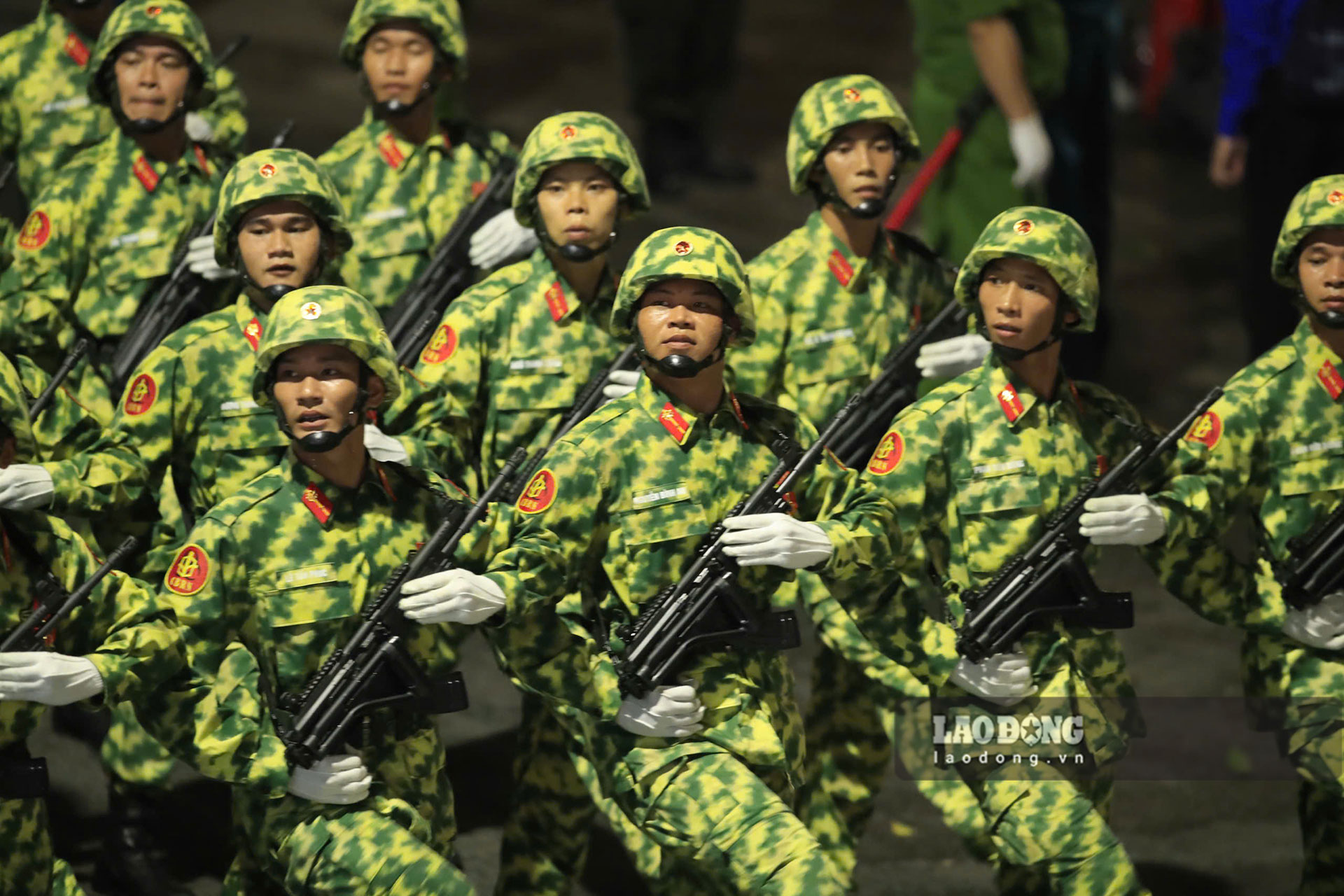 Khoi nam dan quan tu ve. Anh: Minh Dan