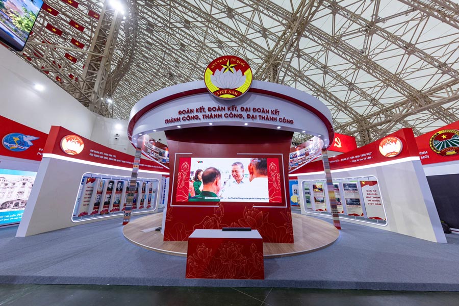 Stand de exhibicion del Frente de la Patria de Vietnam en el Centro Nacional de Exposiciones. Foto: Hai Nguyen