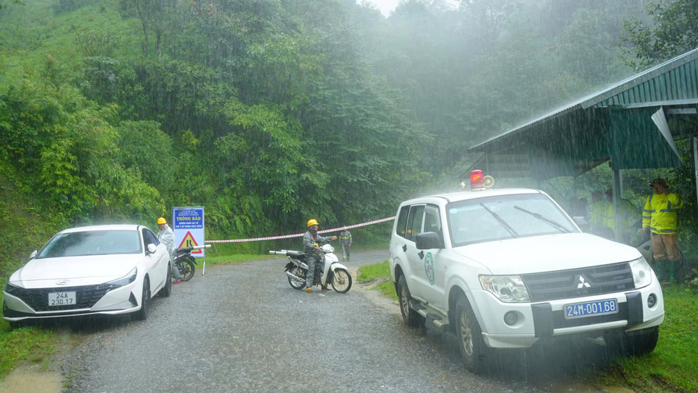 Nhieu doan tinh lo, quoc lo qua tinh Lao Cai ngap ung, gay ach tac giao thong. Anh: Nguoi dan cung cap