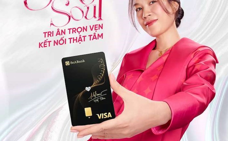 The 2in1 SeASoul Visa card issued by Southeast Asia Commercial Joint Stock Bank (SeABank) in collaboration with singer My Tam was officially launched. Photo: SeABank